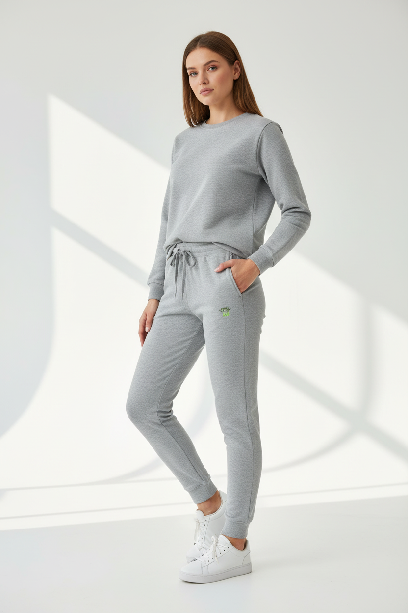 Female model - Grey Melange